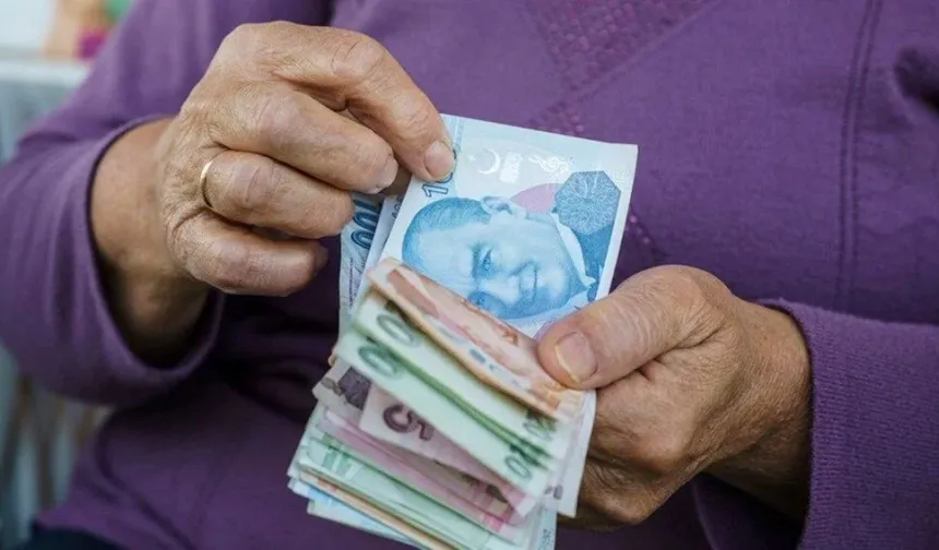 Emekli Vatandaşlara 20.000TL Nakit Kredi Desteği Veriliyor! İhtiyacı Olmayan Emekli Bile Başvuru Yaptı!